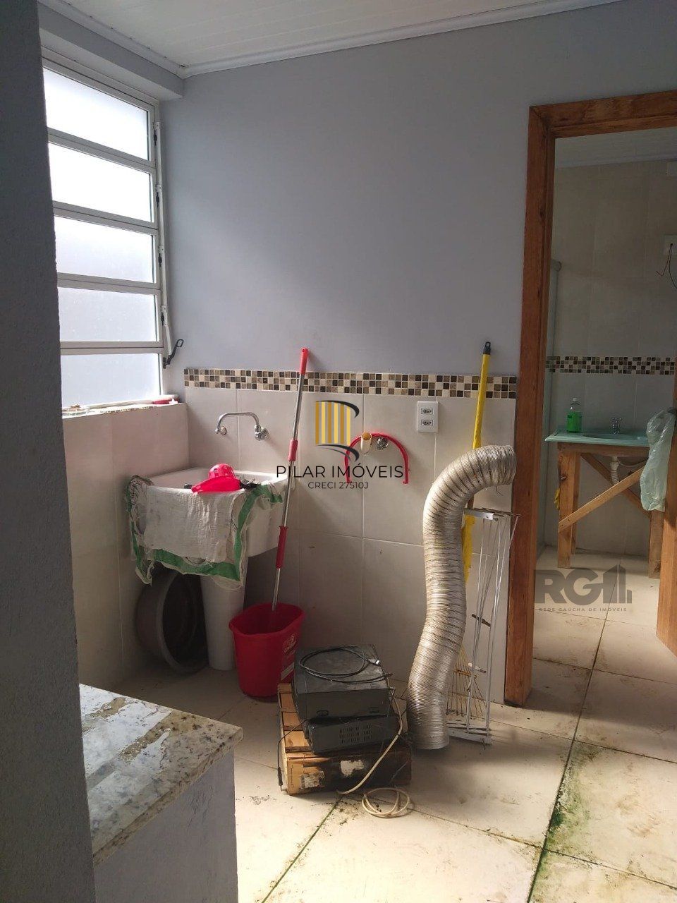 Casa a venda no bairro Alta Petropilis com 100m²