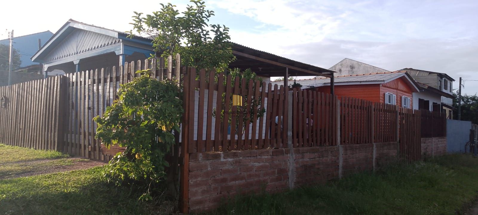 Terreno de esquina com 2 casas a venda, bairro Vila Nova, Porto Alegre, RS