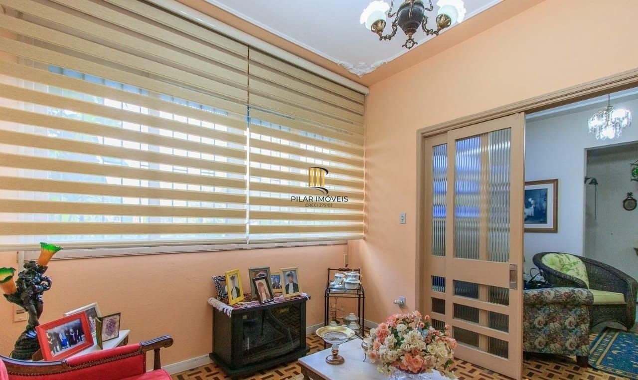 Casa para Venda - 222m², 3 dormitórios, sendo 3 suites, 2 vagas - Menino Deus