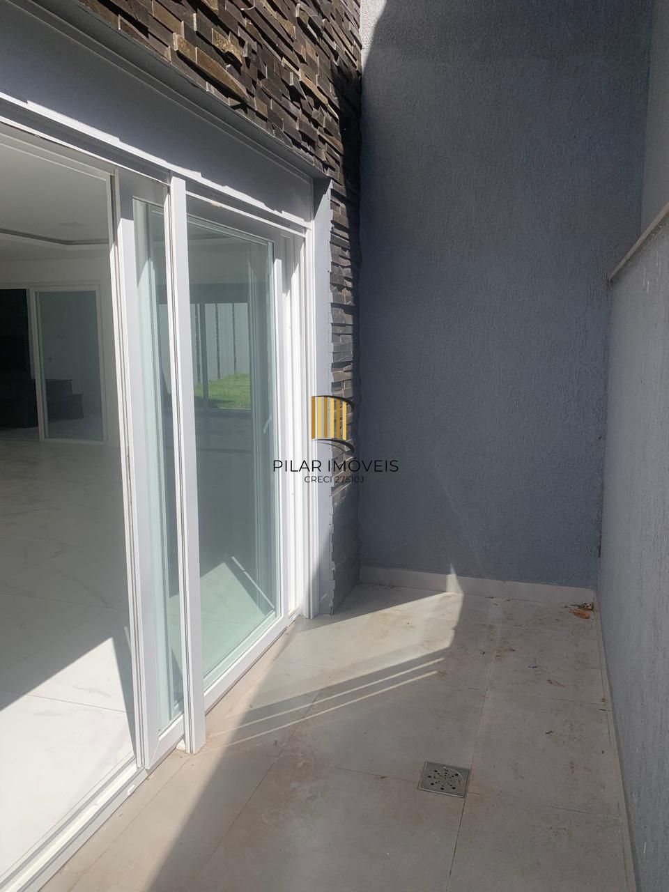 Casa com 3 dormitórios e suíte à Venda no Bairro Medianeira - Porto Alegre/RS