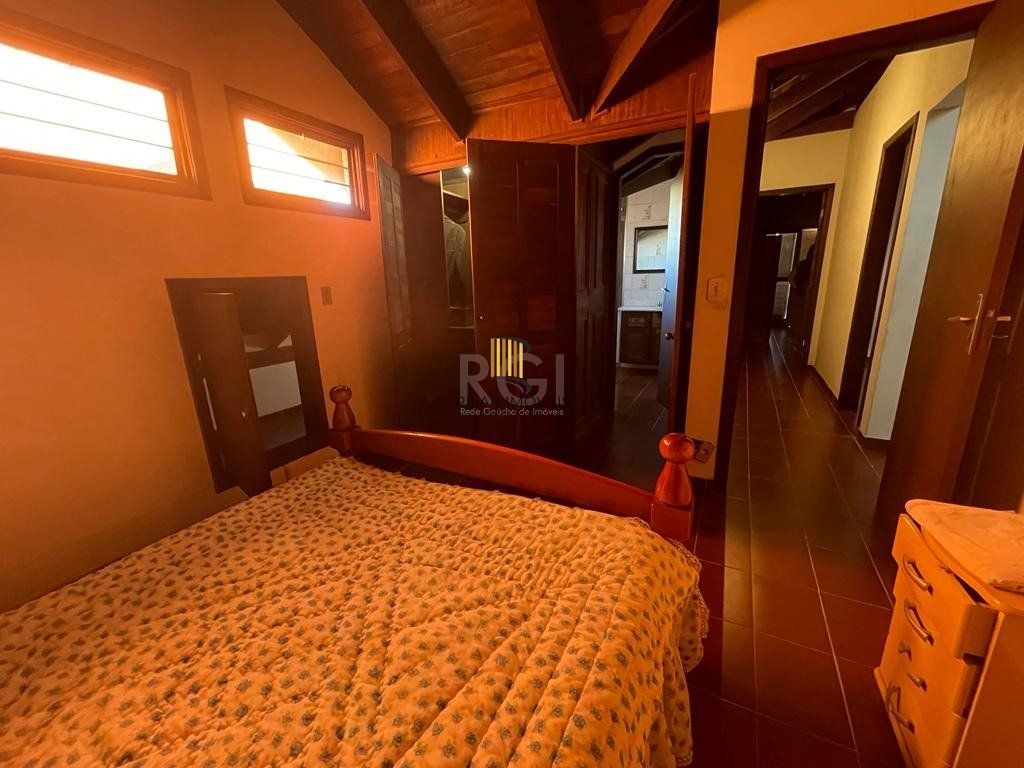 Casa para Venda - 400m², 5 dormitórios, sendo 3 suites, 4 vagas - Ipanema PORTO ALEGRE /RS
