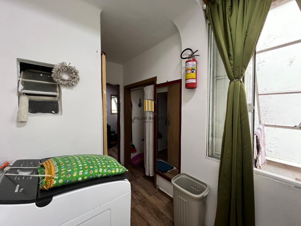 Apartamento com 03 quartos e 02 banheiros no Centro Histórico de Porto Alegre.