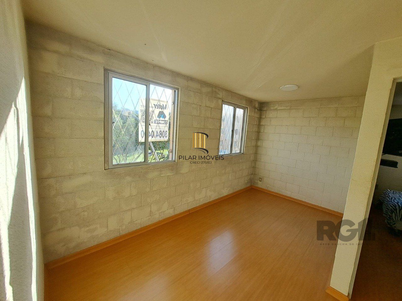 Apartamento semimobiliado de 2 dormitórios no bairro Vila Nova