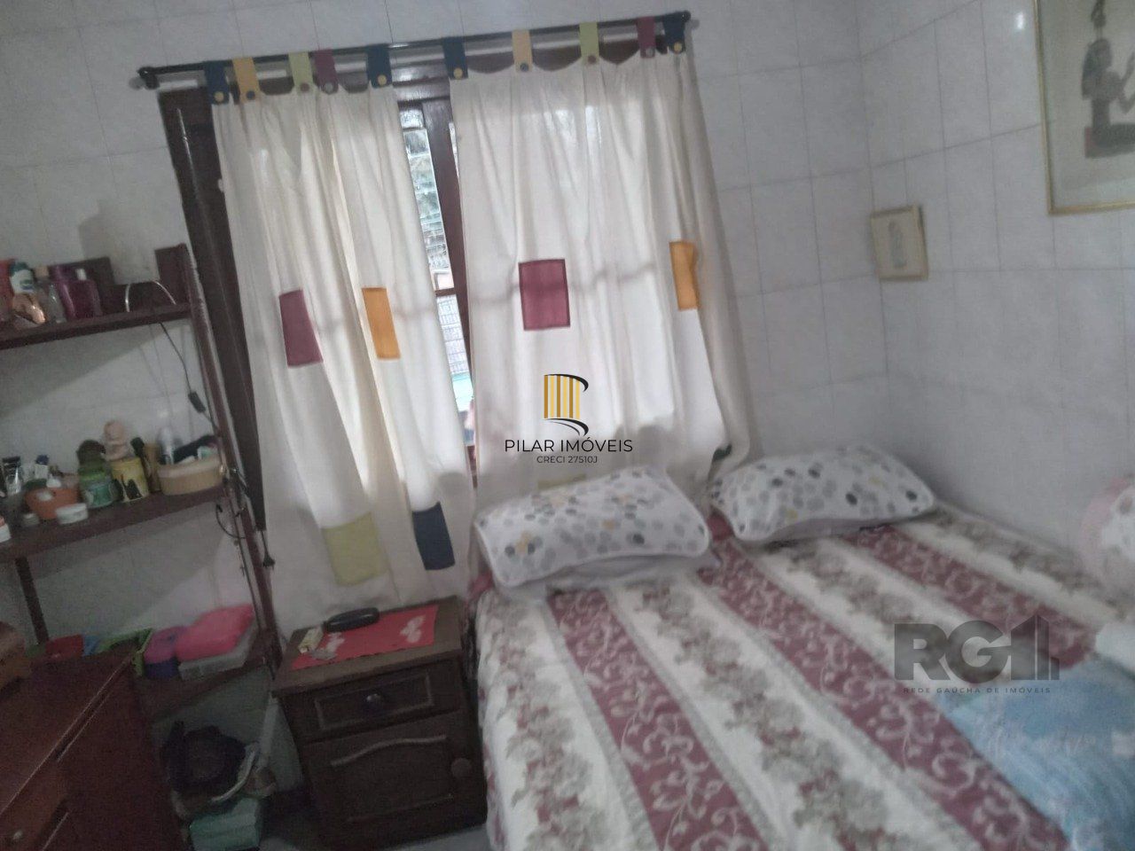 Casa com 3 quartos, vaga de garagem, churrasqueira, no bairro Partenon, Porto Alegre/RS