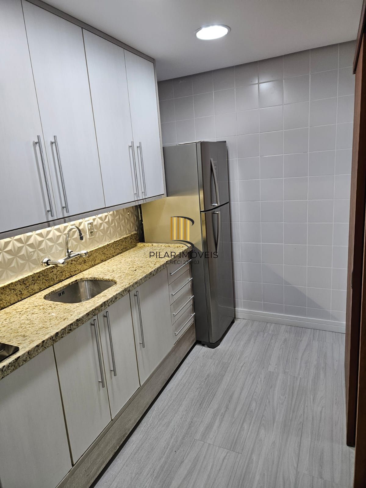 Apartamento com 02 quartos e 01 vaga no Centro Histórico de Porto Alegre