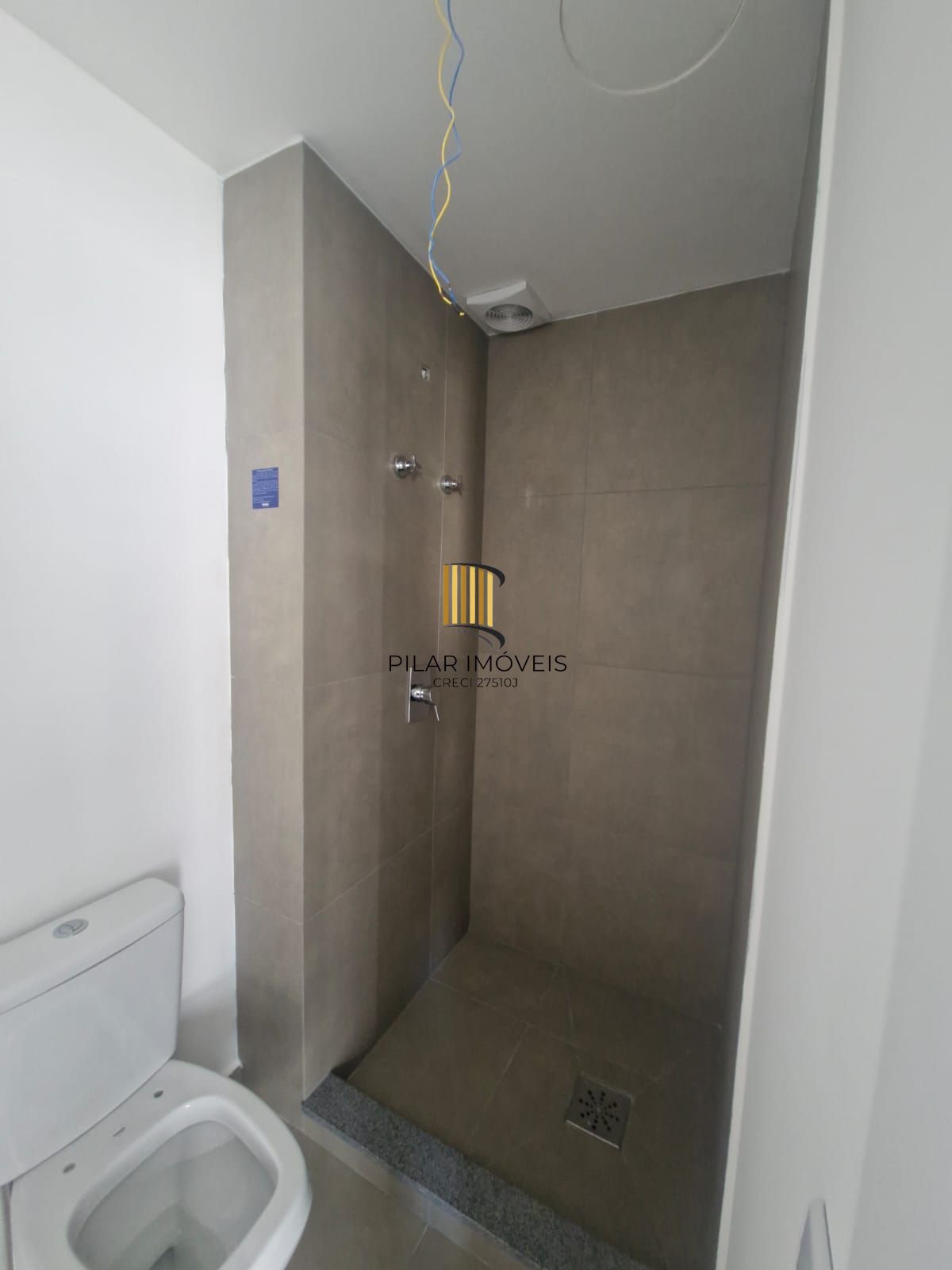 Apartamento 01 dormitório, 01 vaga no Bairro São João em Porto Alegre