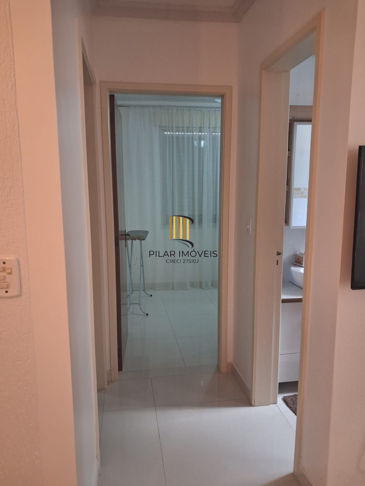 Apartamento de 02 quartos no Bairro: Teresópolis ao Lado do Shopping Bourbon