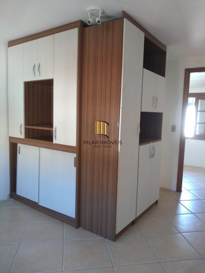 Casa em condomínio fechado  com 94m2, 3 dormitórios no bairro Camaquã.