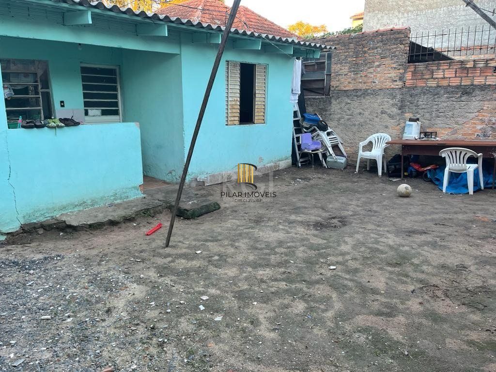 Casa para Venda - 482m², 3 dormitórios, 3 vagas - Camaquã, Porto Alegre