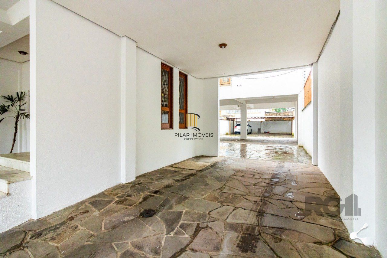 Apartamento com 2 dormitórios e 1 vaga de garagem escriturada  no bairro Rio Branco