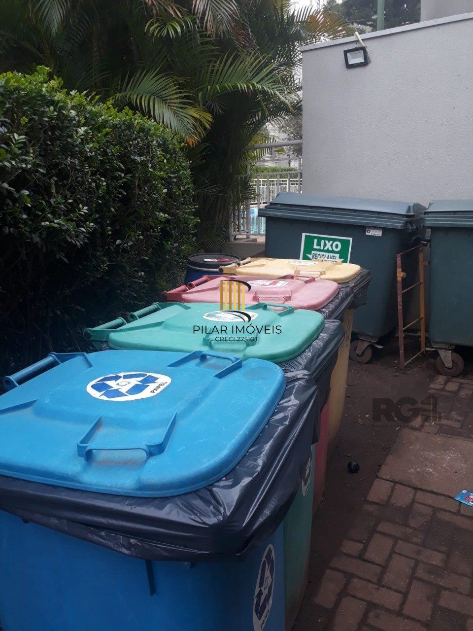 APARTAMENTO DE 2 DORMITÓRIOS E VAGA ESCRITURADA EM CONDOMÍNIO COM INFRA COMPLETA.
