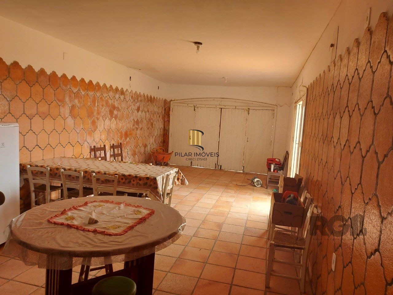 EXCELENTE CASA COM CINCO QUARTOS EM DOIS TERRENOS ESCRITURADOS À BEIRA MAR EM MARILUZ/IMBÉ