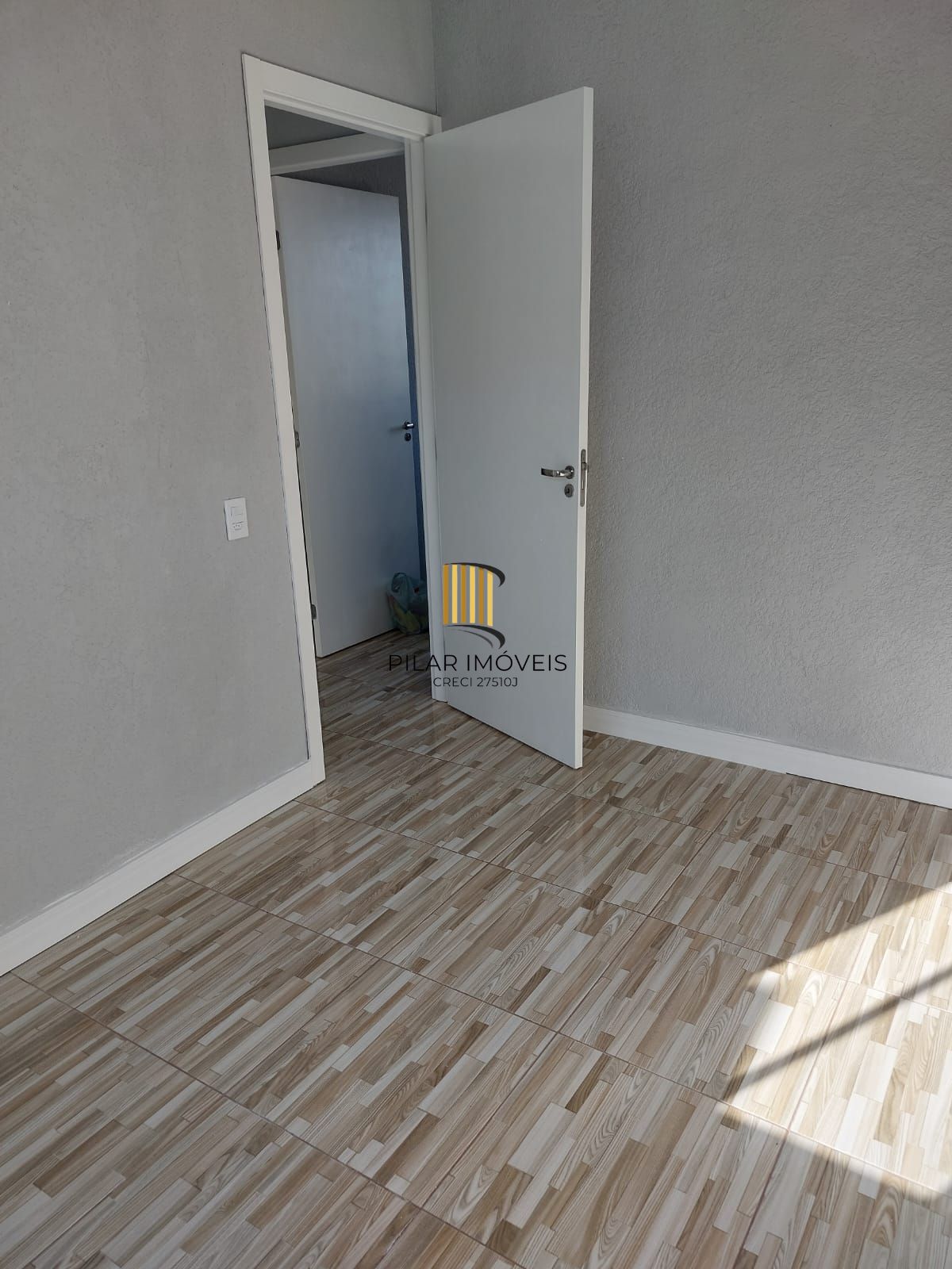 Apartamento no quinto andar  com 1 vaga descoberta !