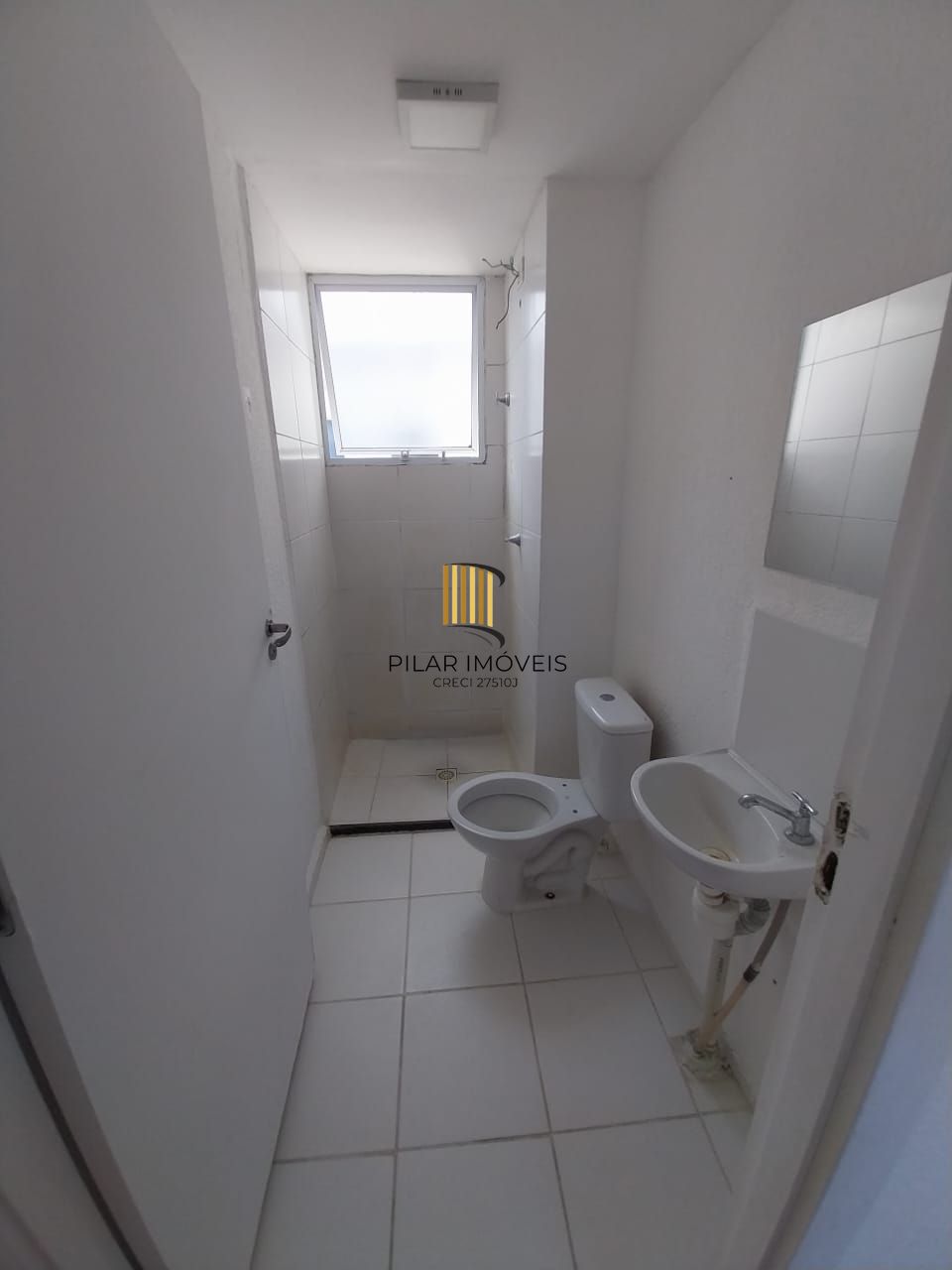 Apartamento com 02 quartos e 01 vaga no Bairro Hípica em Porto Alegre