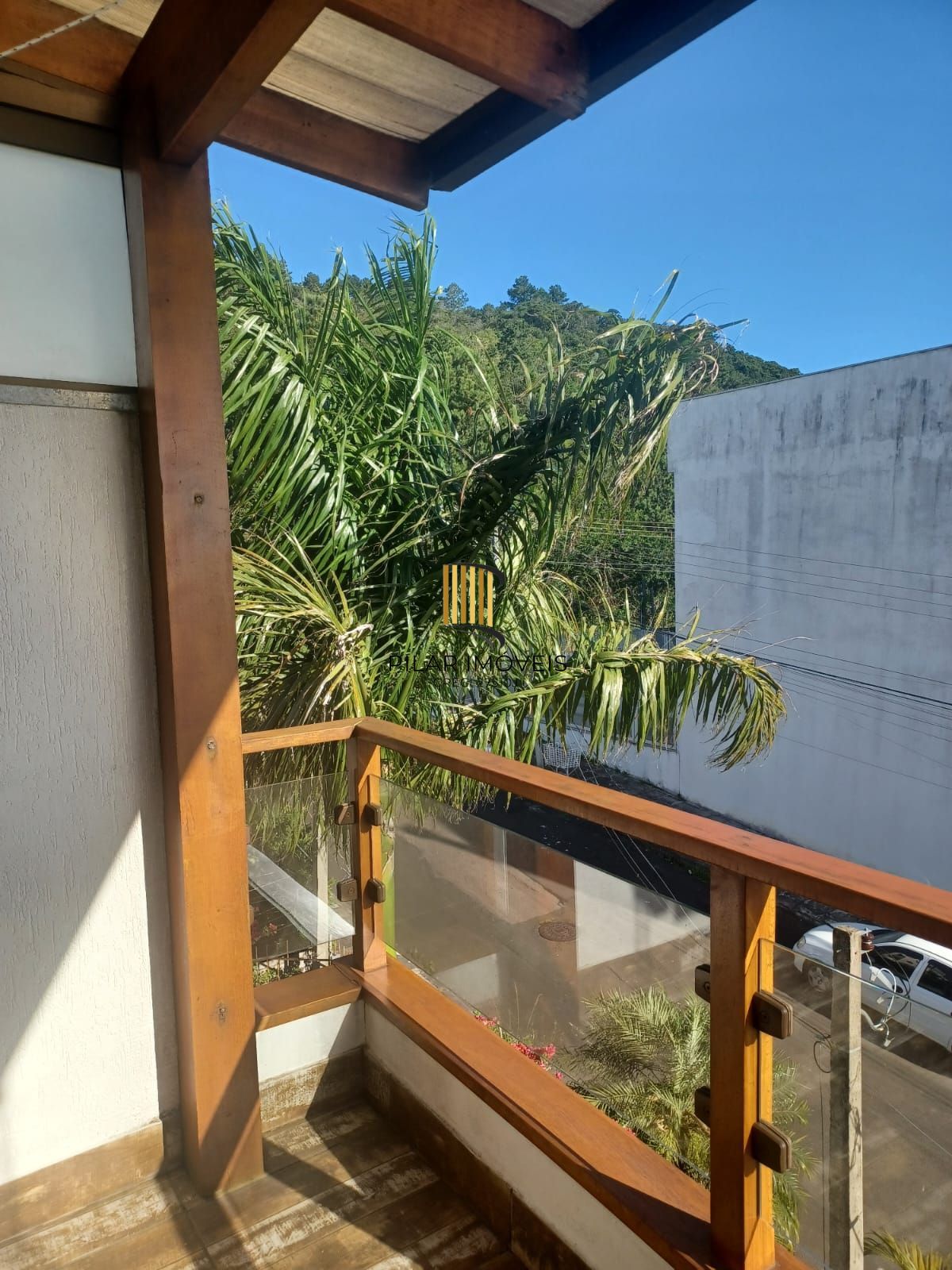 Casa 3 dormitórios no bairro Guarujá