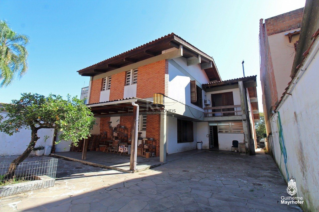 Casa para Venda - 526.64m², 4 dormitórios, sendo 2 suites, 4 vagas - Teresópolis