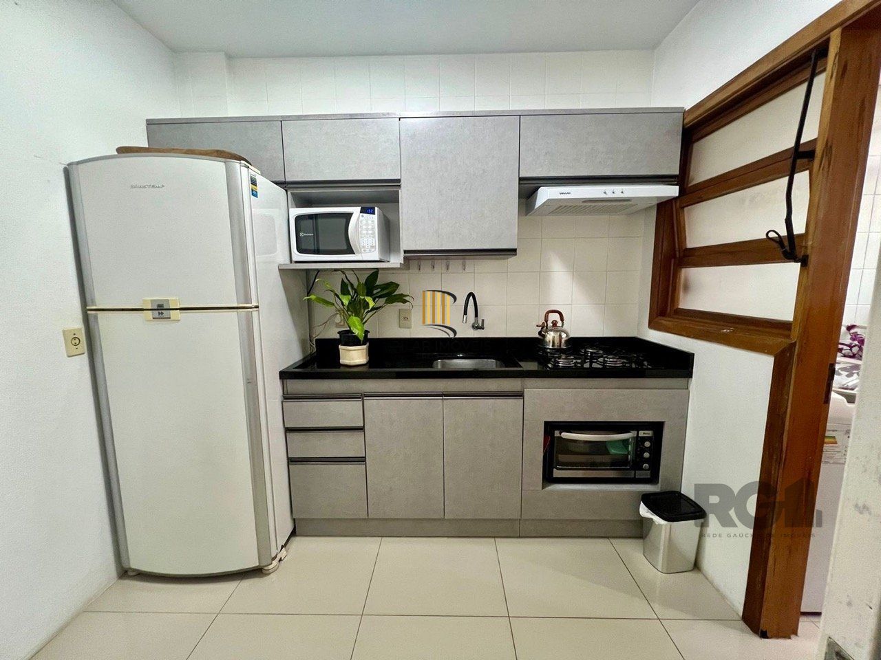 Apartamento 2 dormitórios mobiliado no bairro  Partenon.
