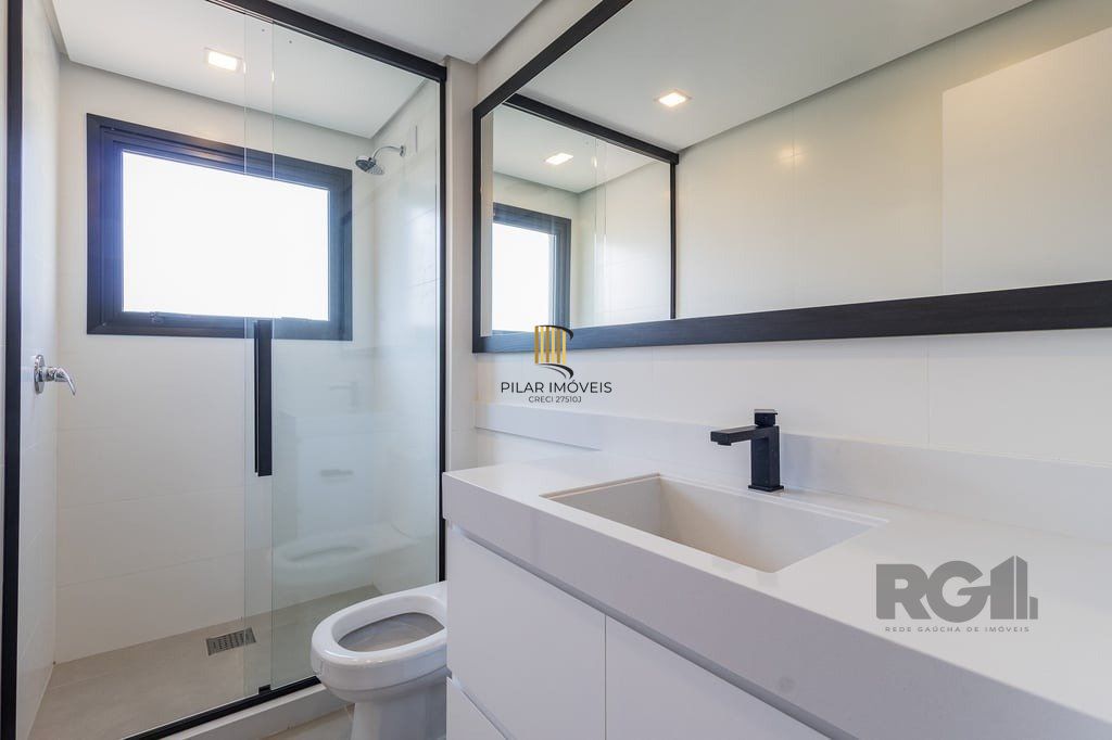 Apartamento para Venda - 130.07m², 3 dormitórios, sendo 3 suites, 3 vagas - Petrópolis