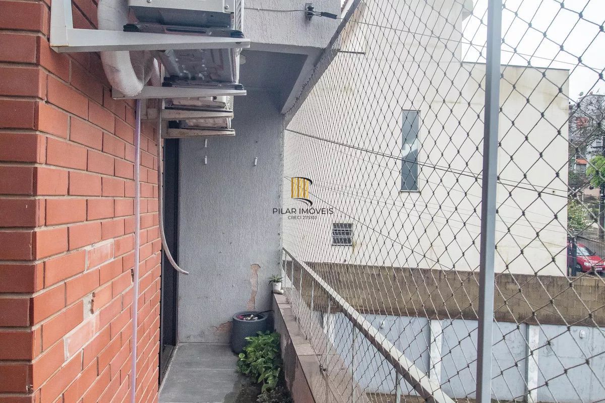 Casa 2 dormitórios no bairro Cristal