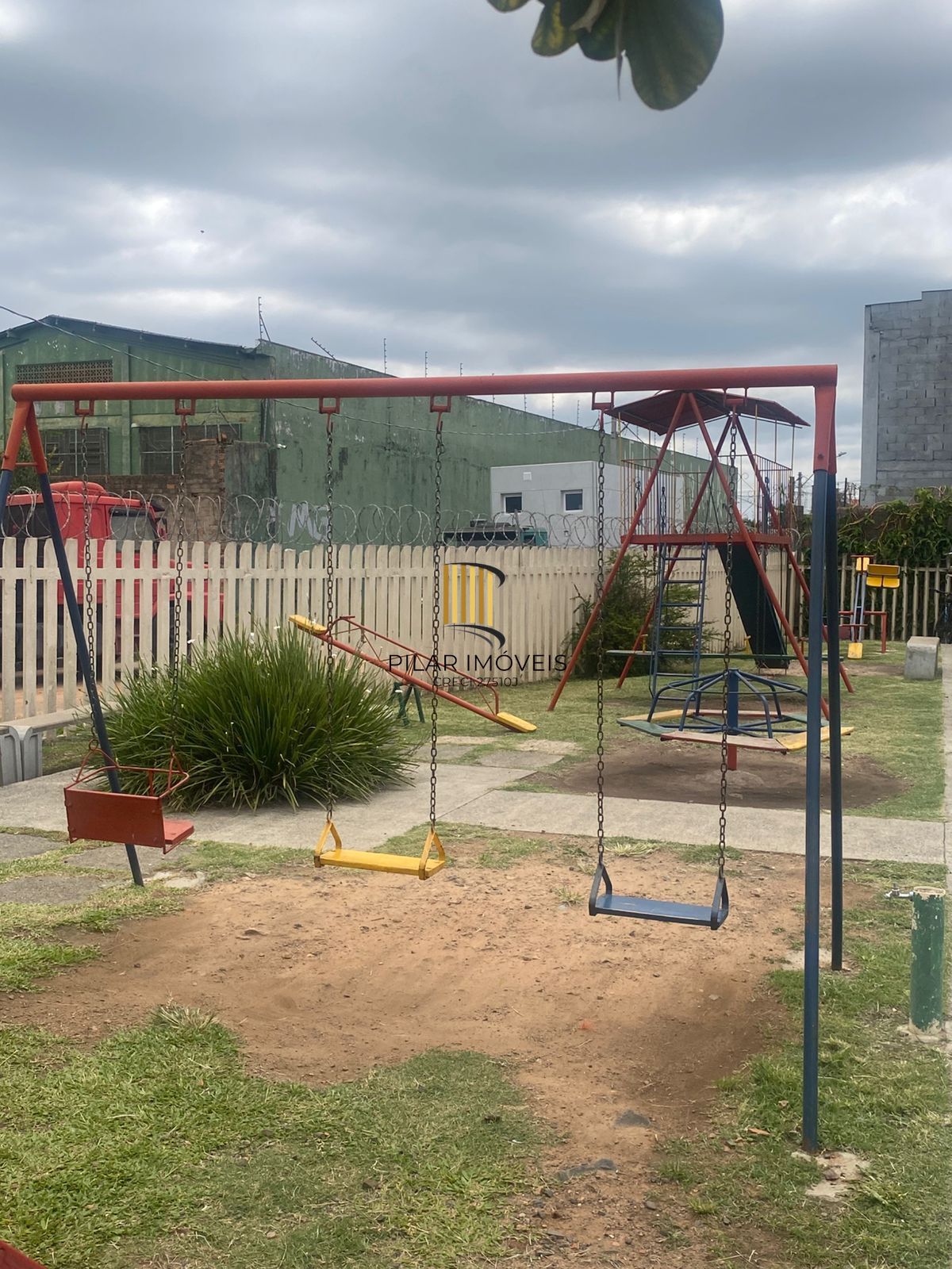 Apartamento com 02 quartos e 01 vaga no Bairro Sarandi
