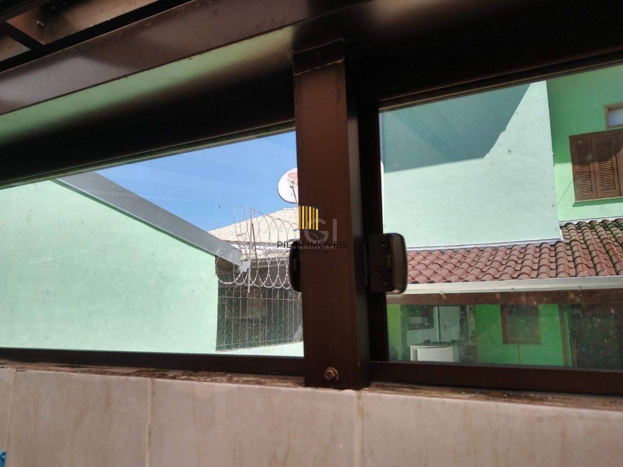 Casa, 2 dormitórios, 2 banheiros, 2 vagas de garagem, no bairro Aberta dos Morros, Porto Alegre/RS