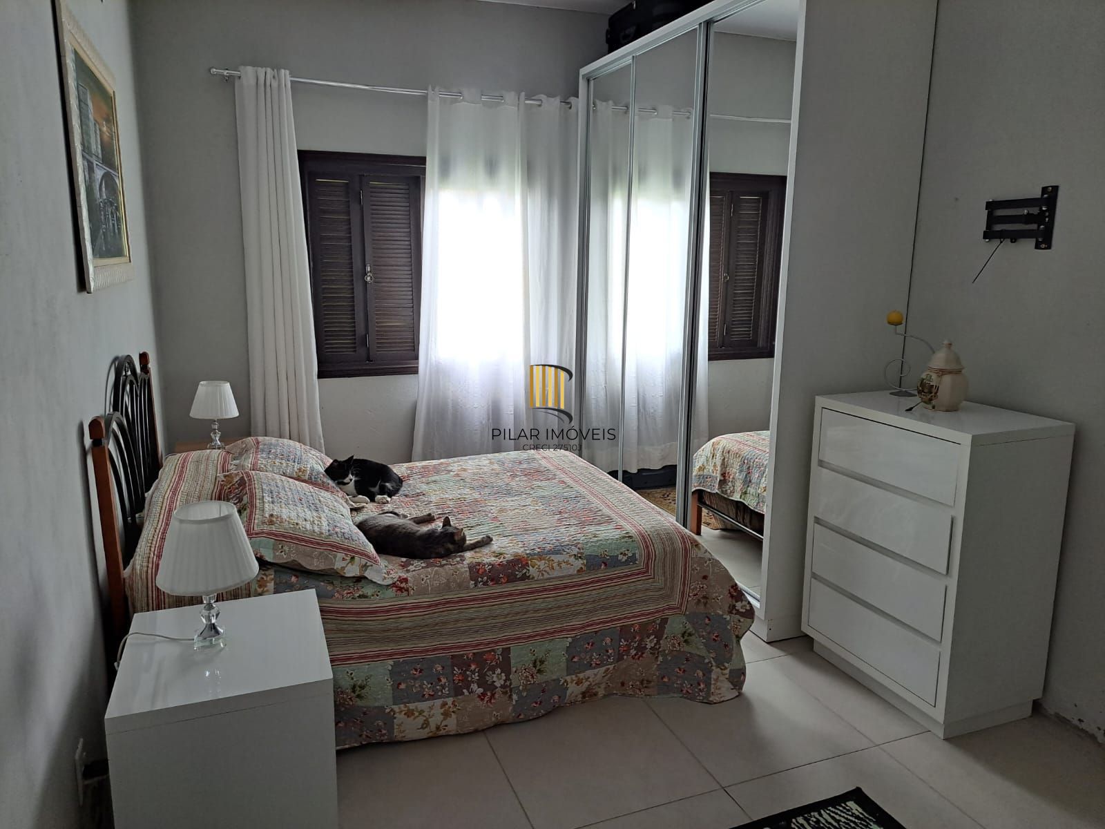Casa com 02 quartos (01 suíte), 03 vagas no Bairro Sarandi em Porto Alegre