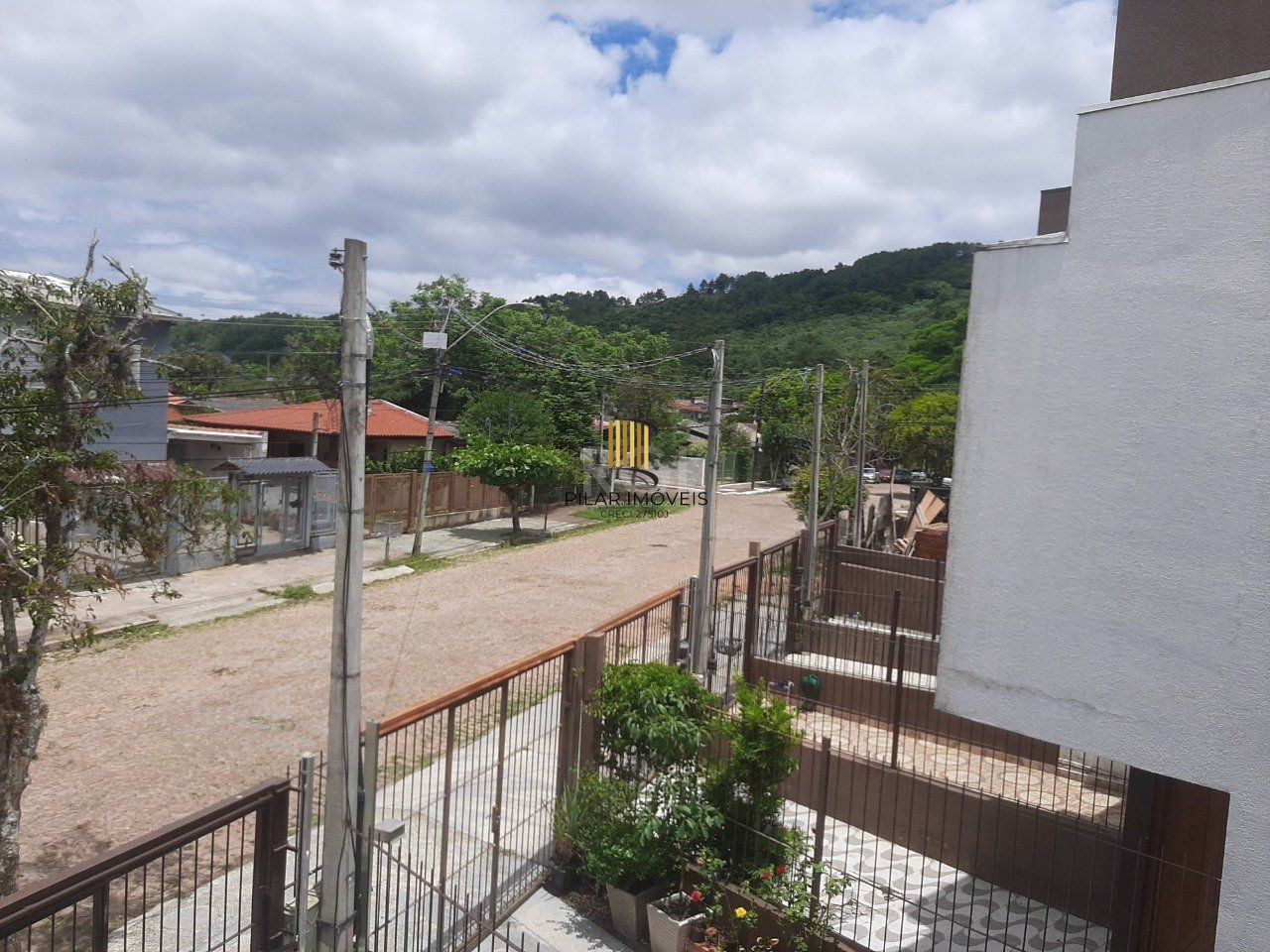 Casa com 2 quartos, 2 suítes, varanda, 1 vaga de garagem, no bairro Aberta dos Morros, Porto Alegre/RS