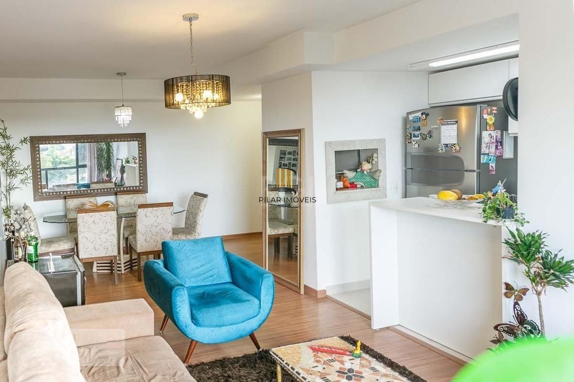 Apartamento com 3 quartos, 1 suíte, churrasqueira, 2 vagas de garagem, no bairro Cristal, Porto Alegre/RS