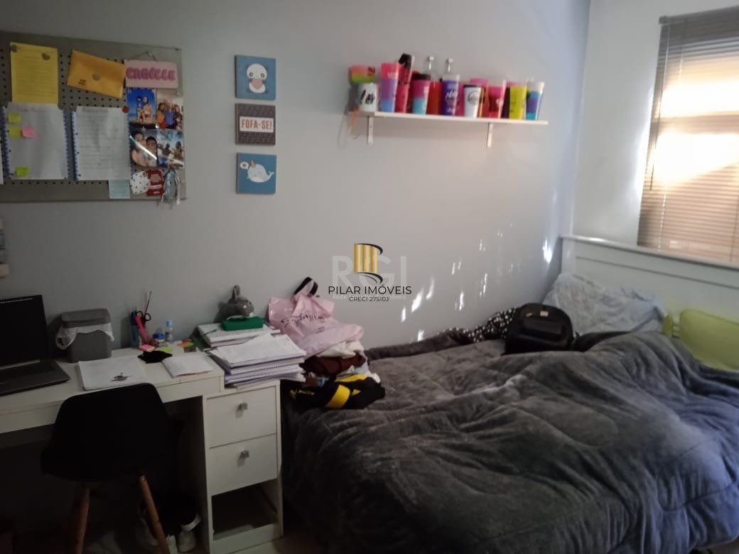 Casa para Venda - 140m², 5 dormitórios, 2 vagas - Cavalhada, Porto Alegre
