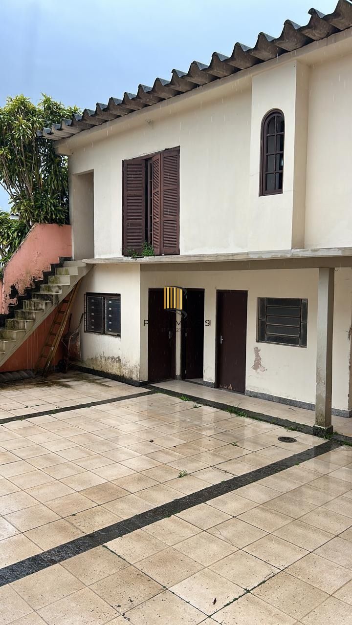 Casa com 4 dormitórios ,