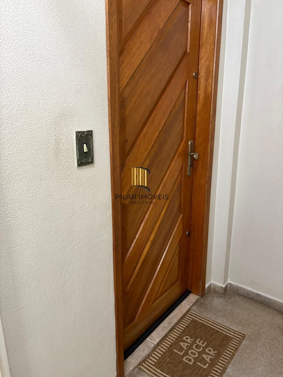 Apartamento de 2 dormitórios com vaga no bairro Vila Nova