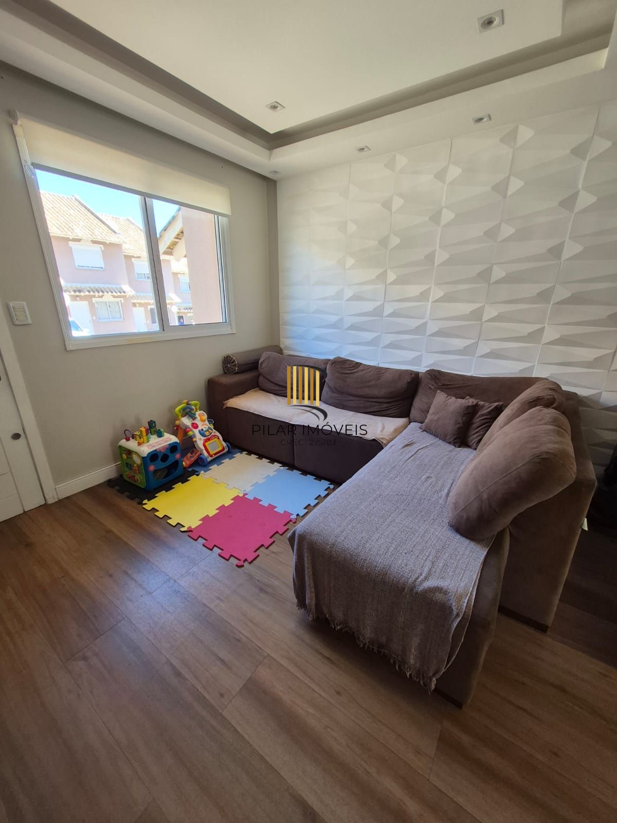 Casa com 02 quartos em Condomínio Fechado no Bairro Vila Nova