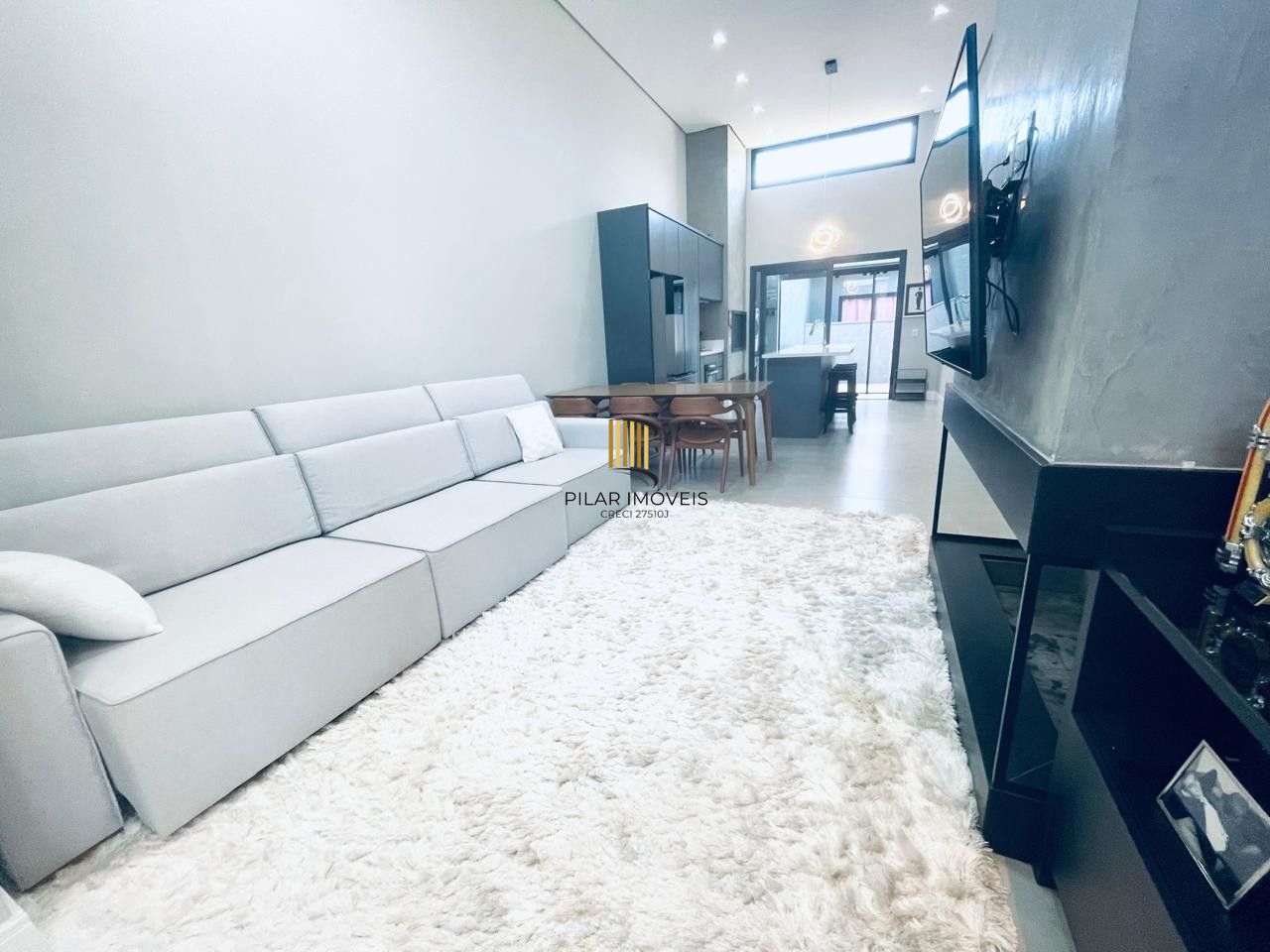 CASA EM CONDOMINIO TÉRREA,  3 SUÍTES 4 VAGAS DE GARAGEM, EM GRAVATAI RS