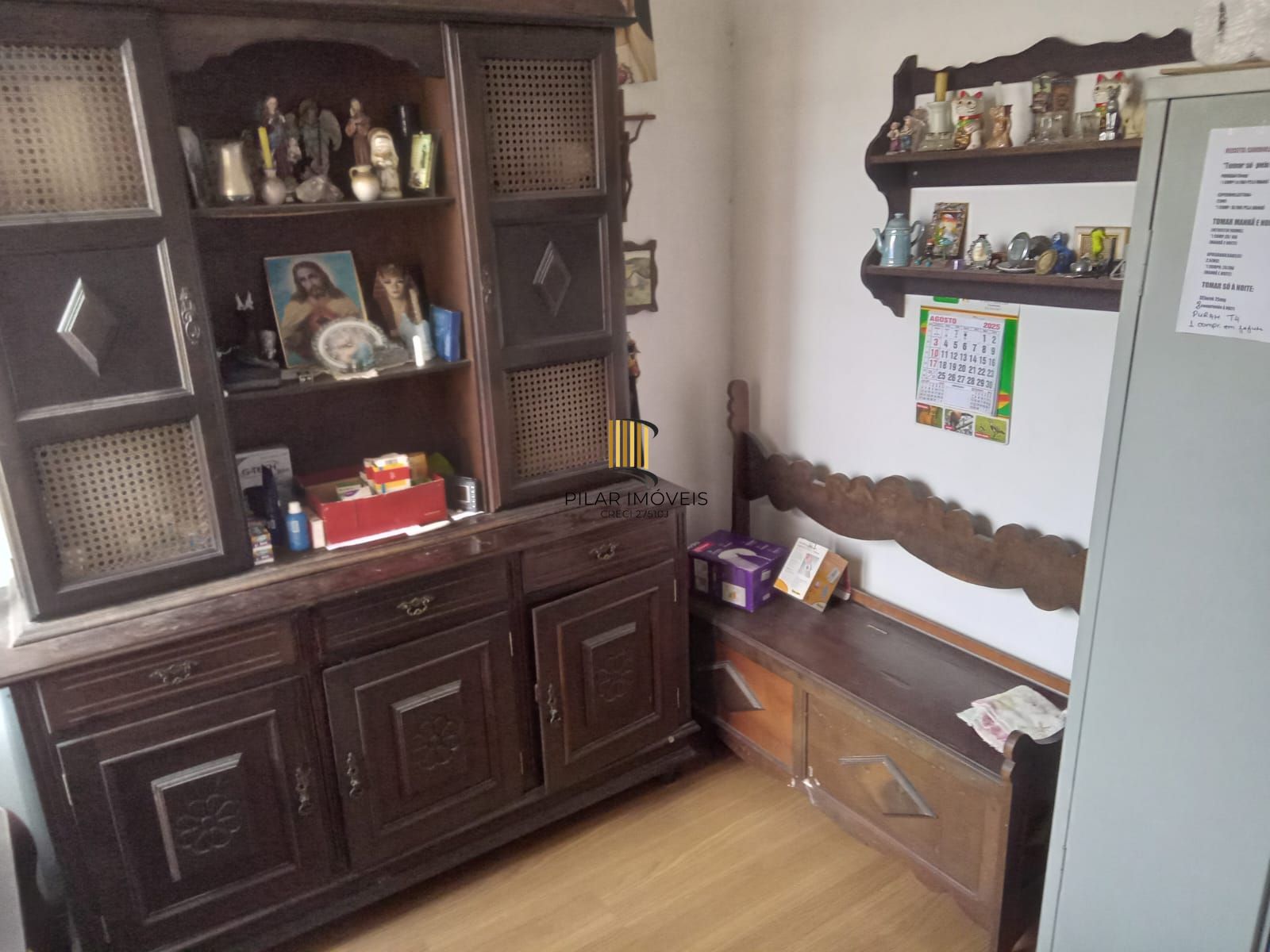 Casa com 3 dormitórios suíte , garagem para 3 carros !