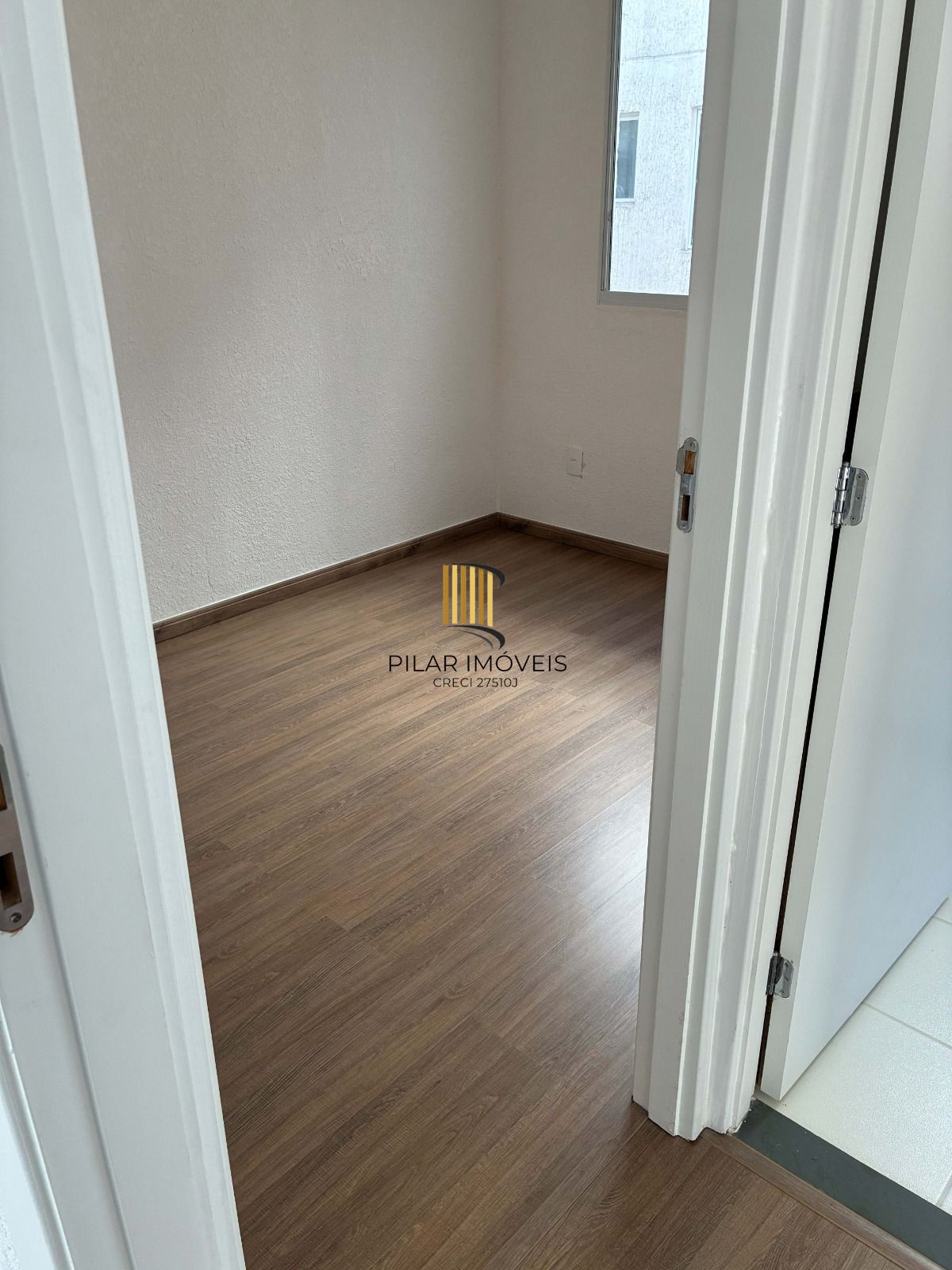 Apartamento com 02 quartos e 01 vaga no Bairro Santa Rosa de Lima em Porto Alegre