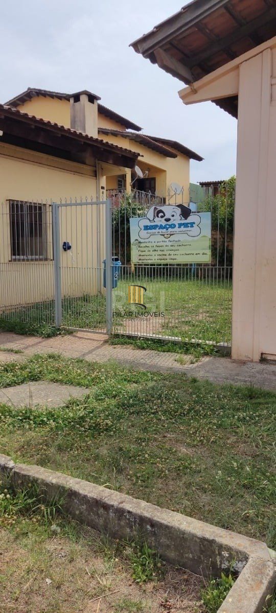 Apartamento de 2 dormitórios no bairro Rubem Berta