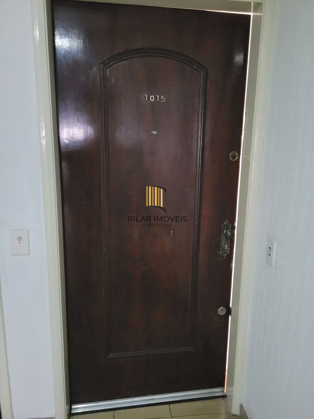 Apartamento com 02 quartos, 02 banheiros e 01 vaga no Centro Histórico