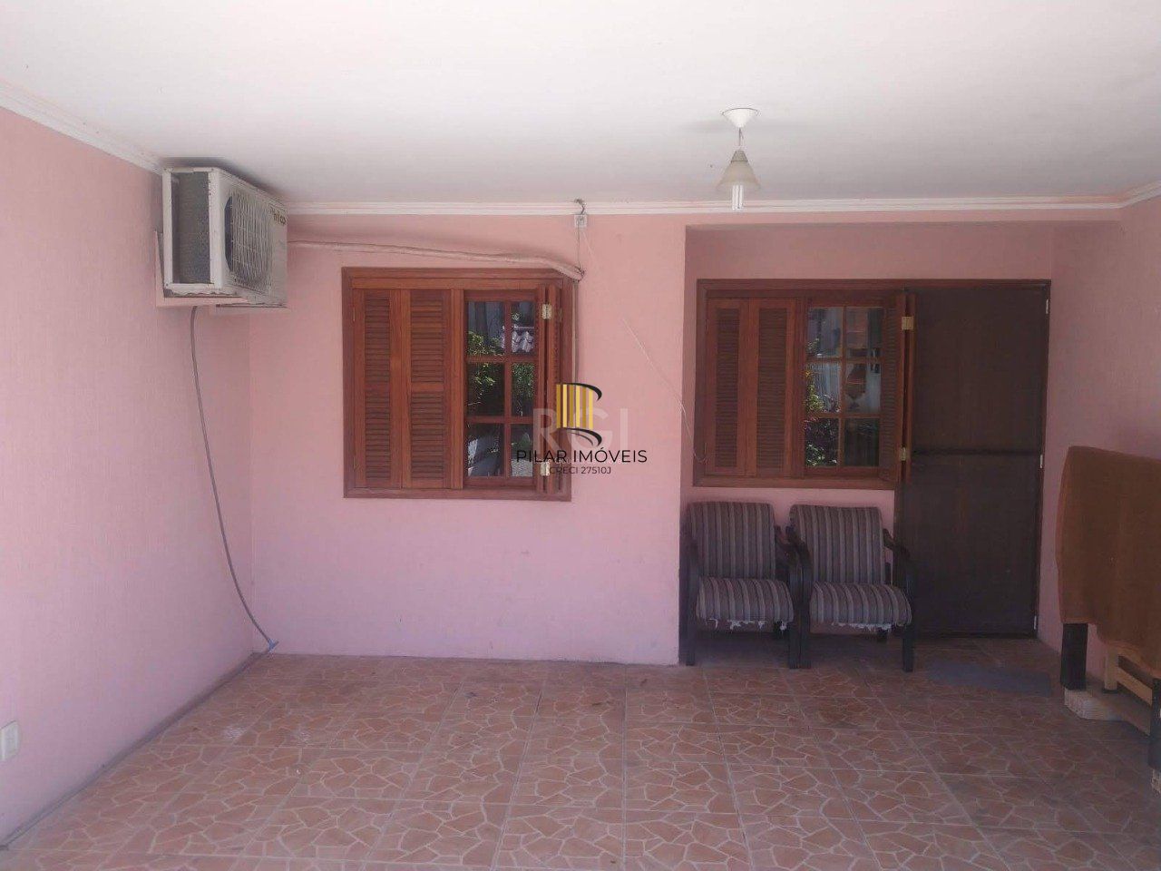Casa, 2 dormitórios, 2 banheiros, 2 vagas de garagem, no bairro Aberta dos Morros, Porto Alegre/RS