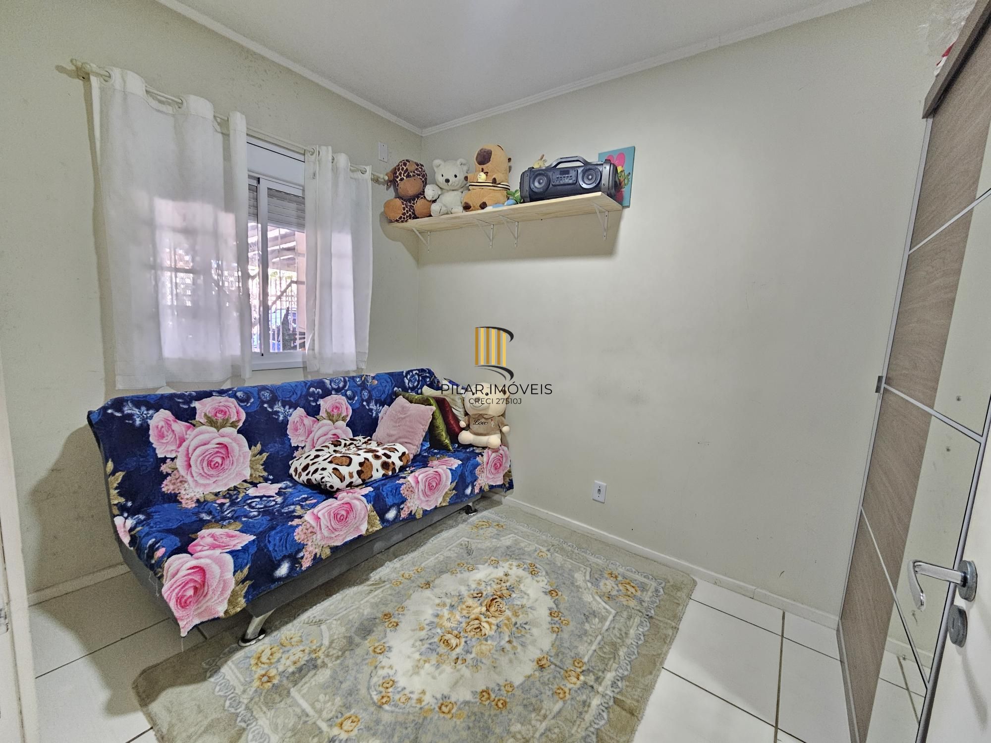 Oportunidade Única! Casa Residencial com 2 Quartos, 2 Banheiros e 2 Vagas de Garagem em Cachoeirinha, Rio Grande do Sul**