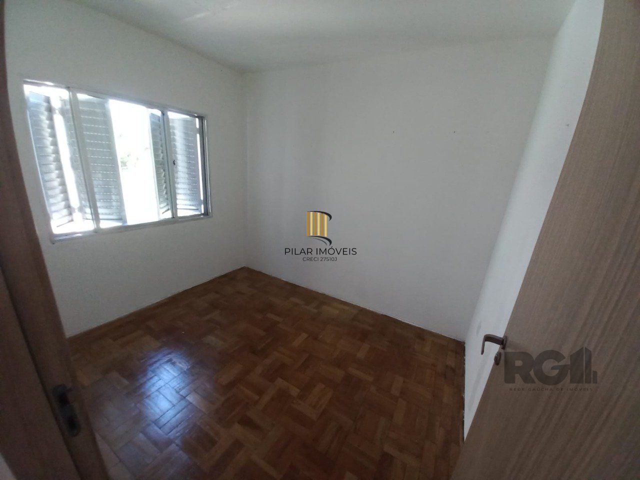 Apartamento com 02 quartos no Bairro Restinga.