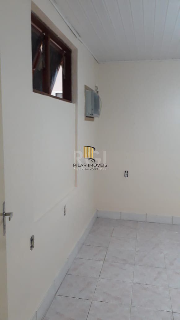 Casa para Venda - 121m², 3 dormitórios, sendo 1 suites, 2 vagas - Restinga