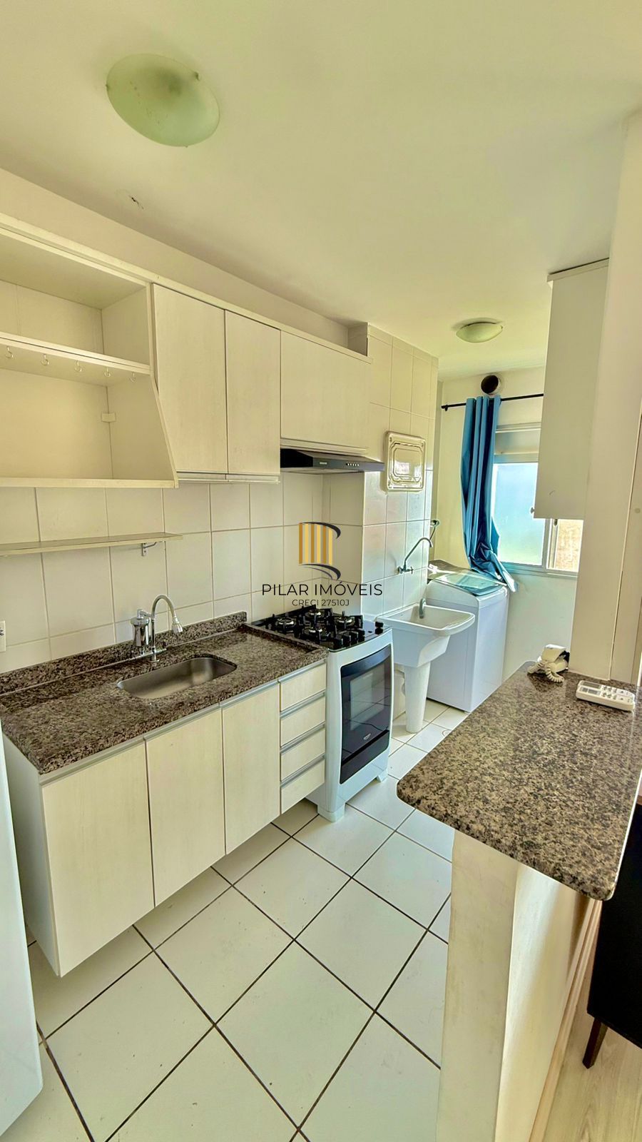 Apartamento com 02 quarto (01 suíte) e 01 vaga no Bairro Glória