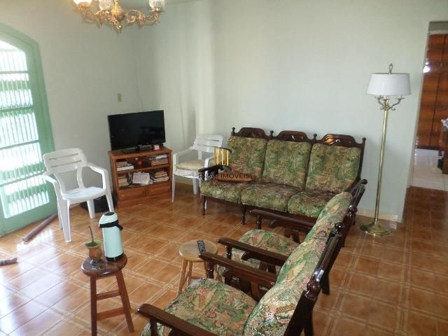 Casa 3 dormitórios no bairro Camaquã