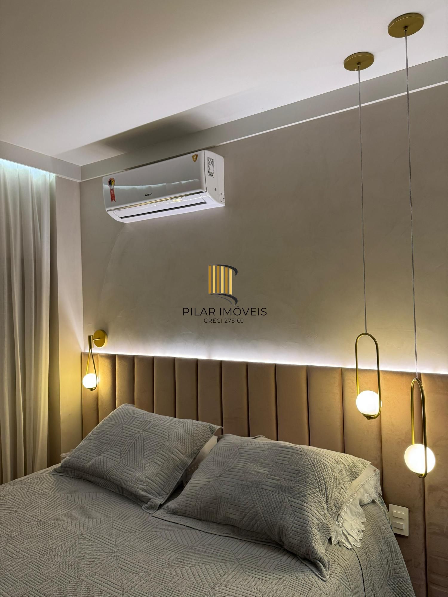 Apartamento com 02 quartos (01 suíte) e 01 vaga escriturada