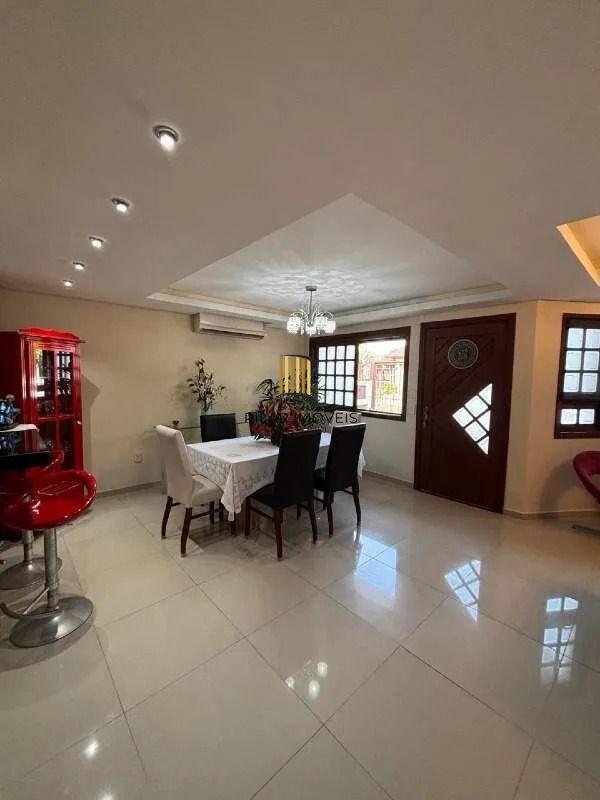 Casa de Condomínio 4 dormitórios no bairro São Lucas