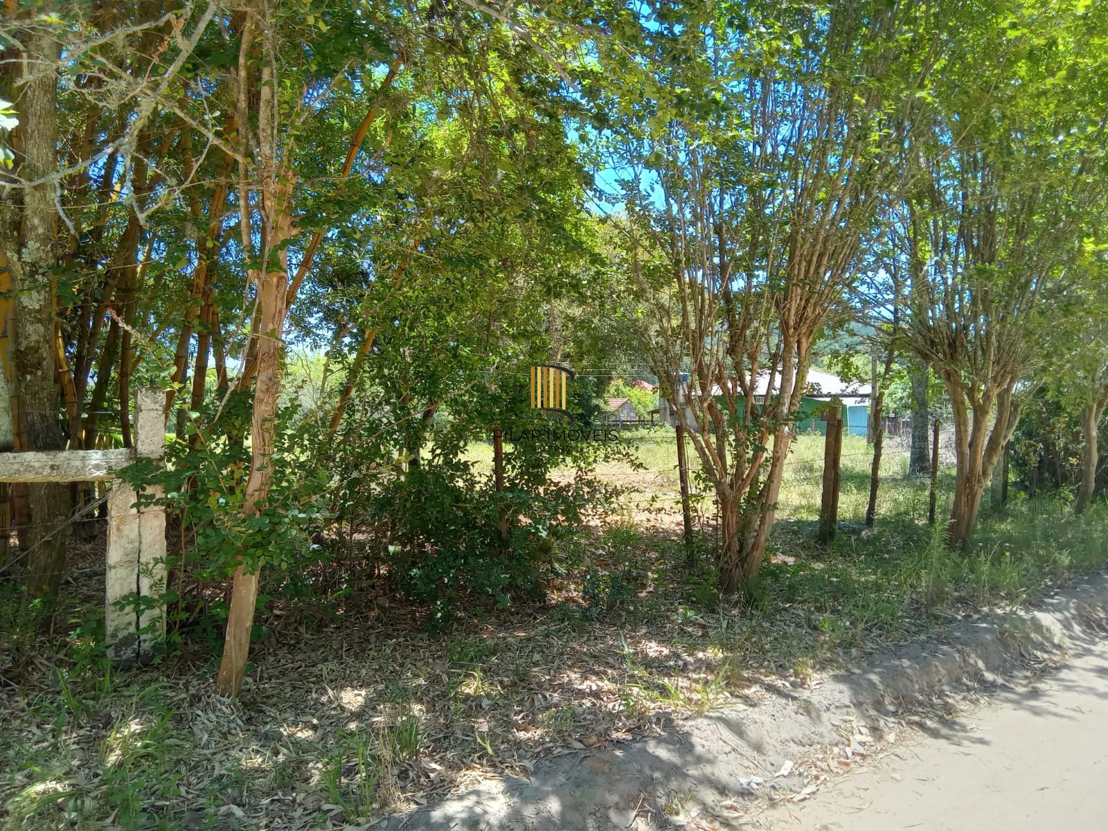 Sitio com 13 mil metros com casa !