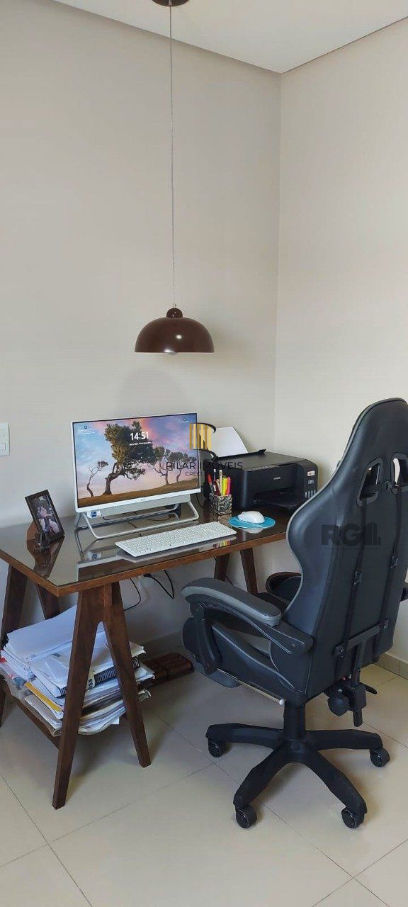 Casa com 2 dormitórios, sendo 1 suíte no bairro Florida em Guaíba
