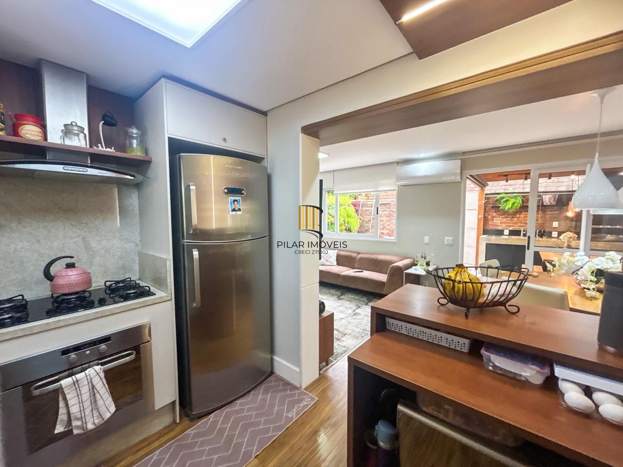 Casa em Condomínio com 03 quartos, 01 suíte e 02 vagas cobertas - Teresópolis