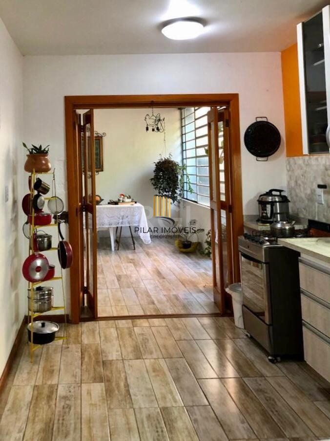 Casa para Venda - 178.5m², 3 dormitórios, sendo 2 suites, 2 vagas - Tristeza