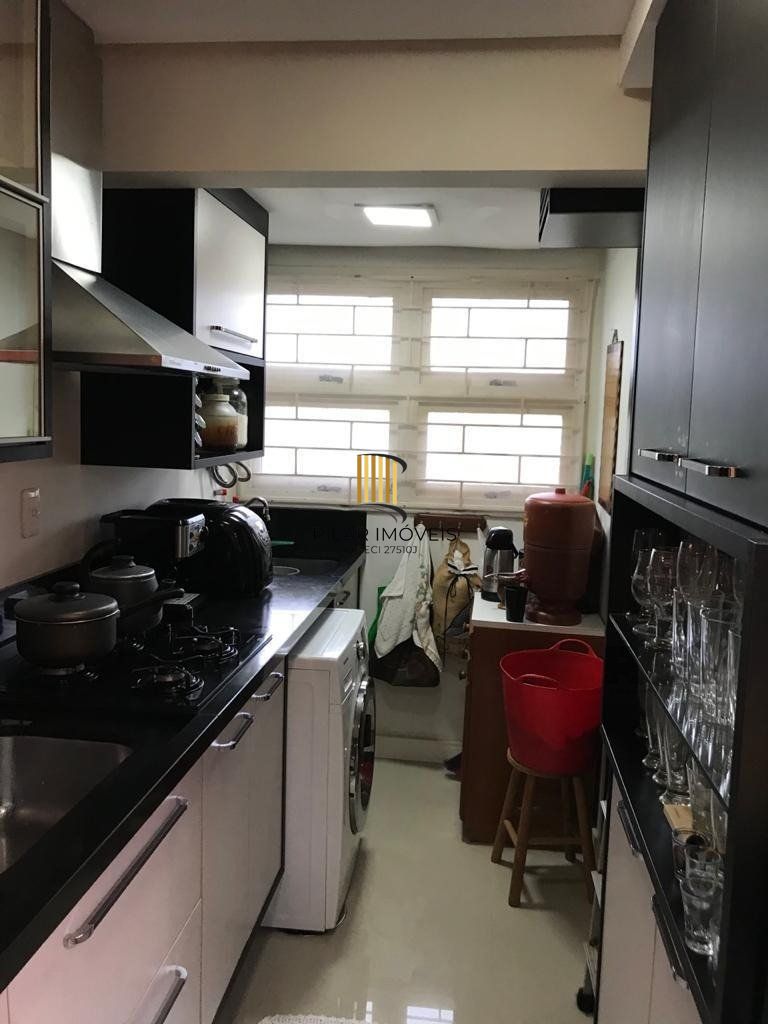 APARTAMENTO COM SACADA E VAGA NO PARTENON EM PORTO ALEGRE-RS